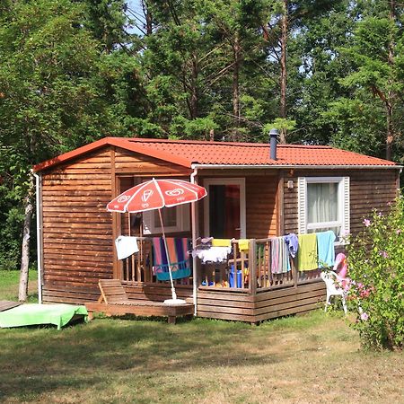 Camping Fontaine Du Roc Casa de hóspedes Devillac Exterior foto