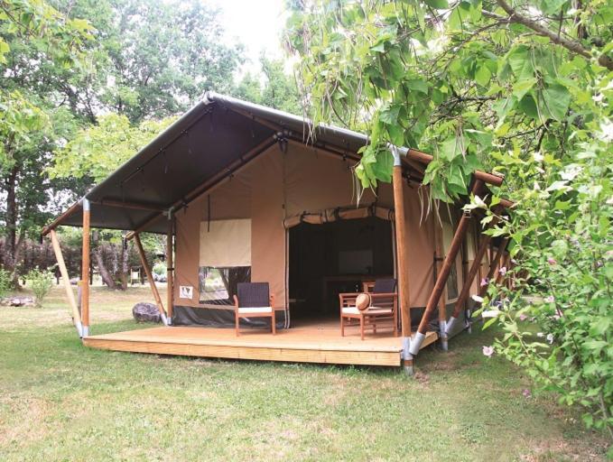 Camping Fontaine Du Roc Casa de hóspedes Devillac Exterior foto